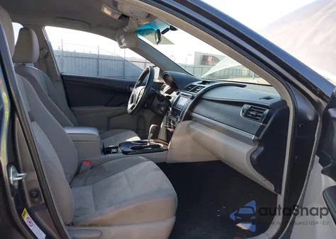 2013 Toyota Camry Le z USA, uszkodzony, nr VIN 4T4BF1FK3DR317373